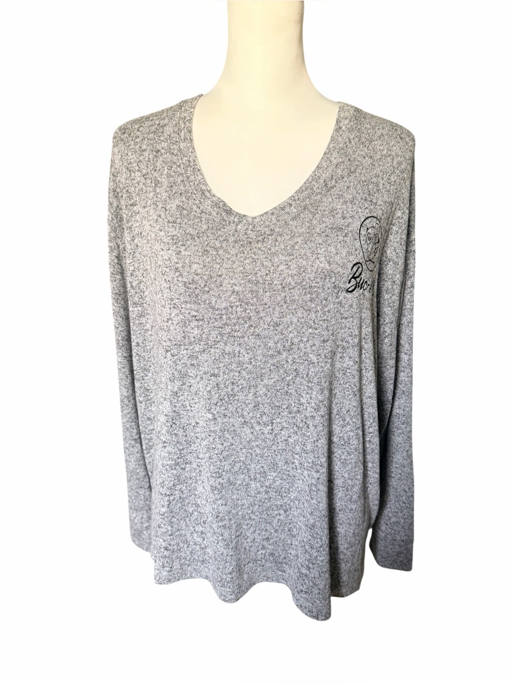 Buc-ee’s Women’s V-neck top Gray Long Sleeve Medium - Picture 2 of 6